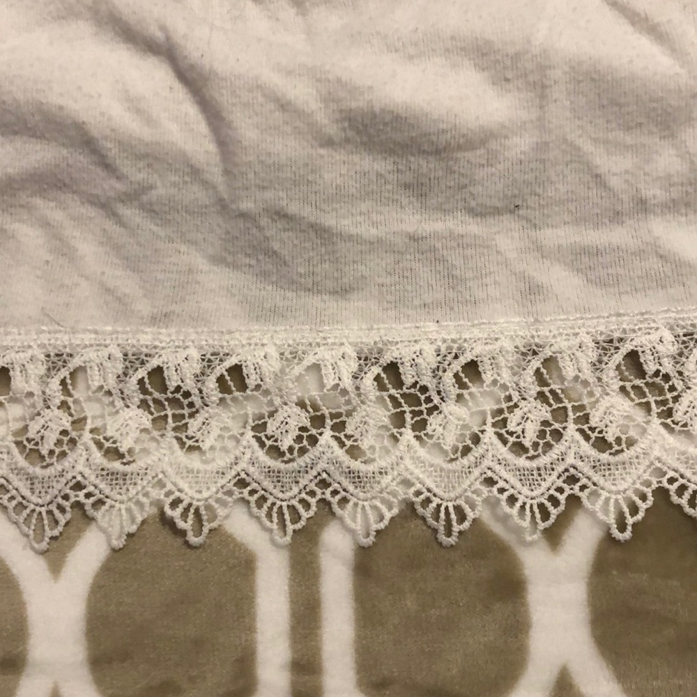 Solid White top - Picture 3 of 3